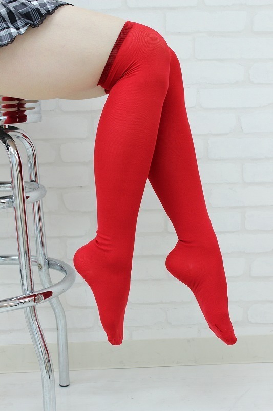 【470円★数量限定】無地カラーニーハイ レッド<お一人様1点限り>